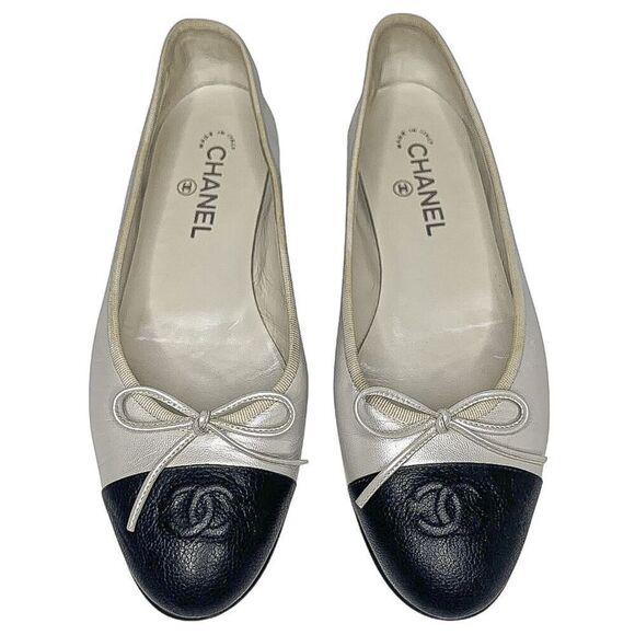 Chanel CC Cap Toe Ballet Flats Silvery White & Black Leather EU 39.5 Ballerinas - Picture 2 of 13